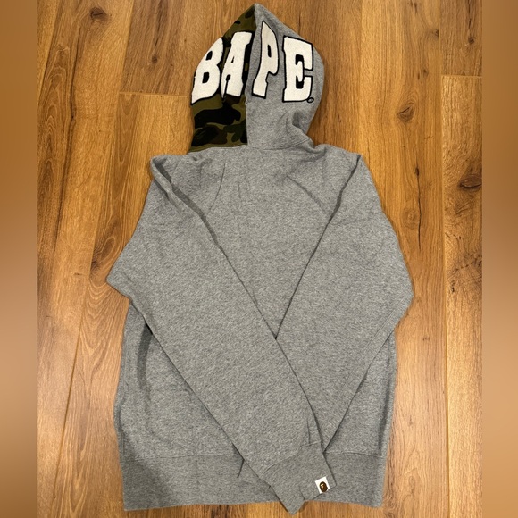 A Bathing Ape (BAPE)- grey hoodie - Picture 2 of 8